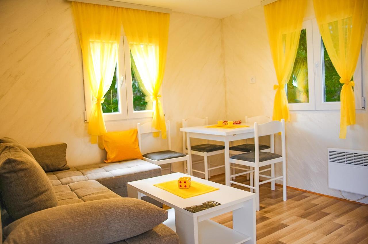 Bungalows Fairy Tale 자블야크 외부 사진