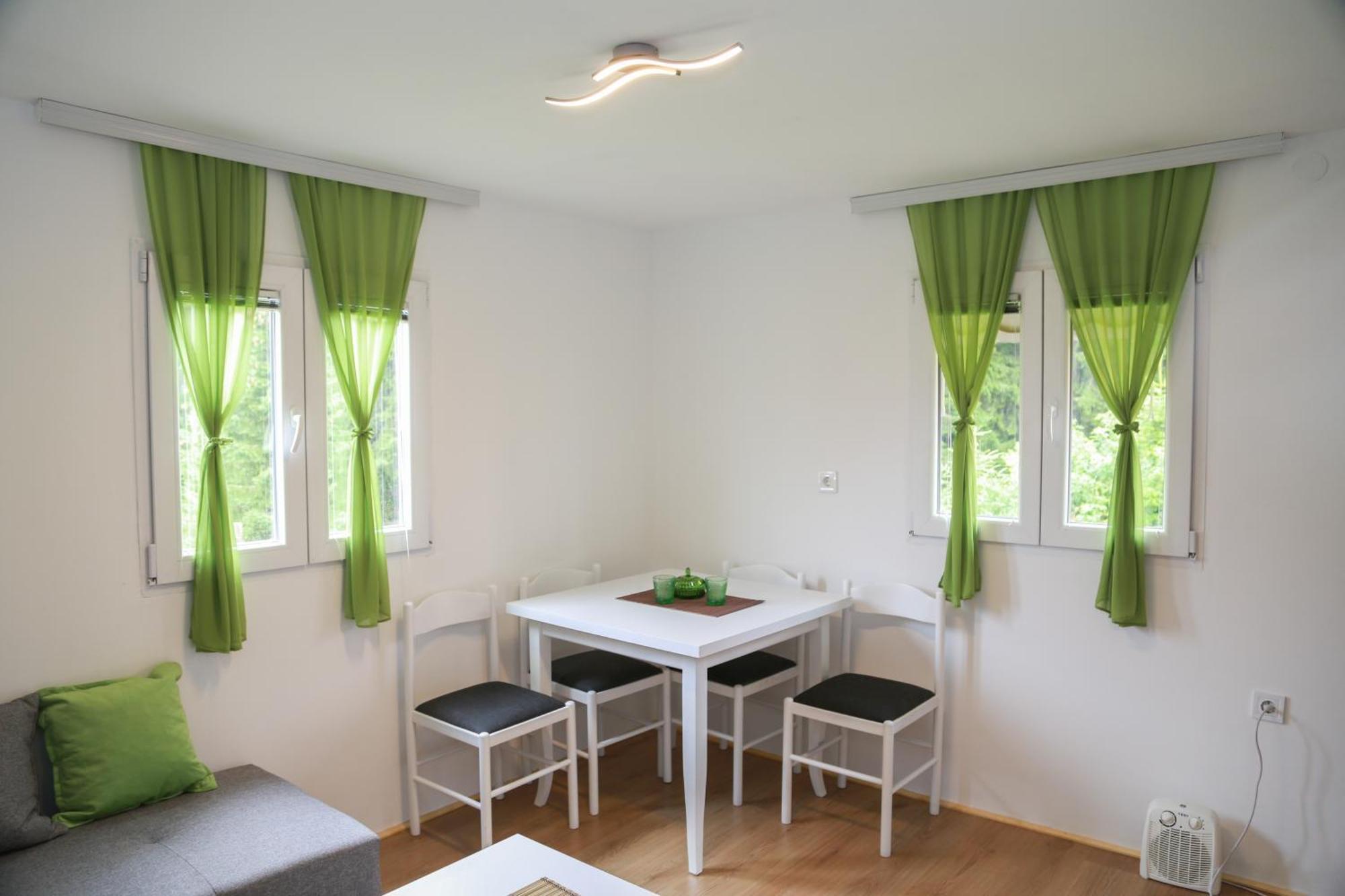 Bungalows Fairy Tale 자블야크 외부 사진